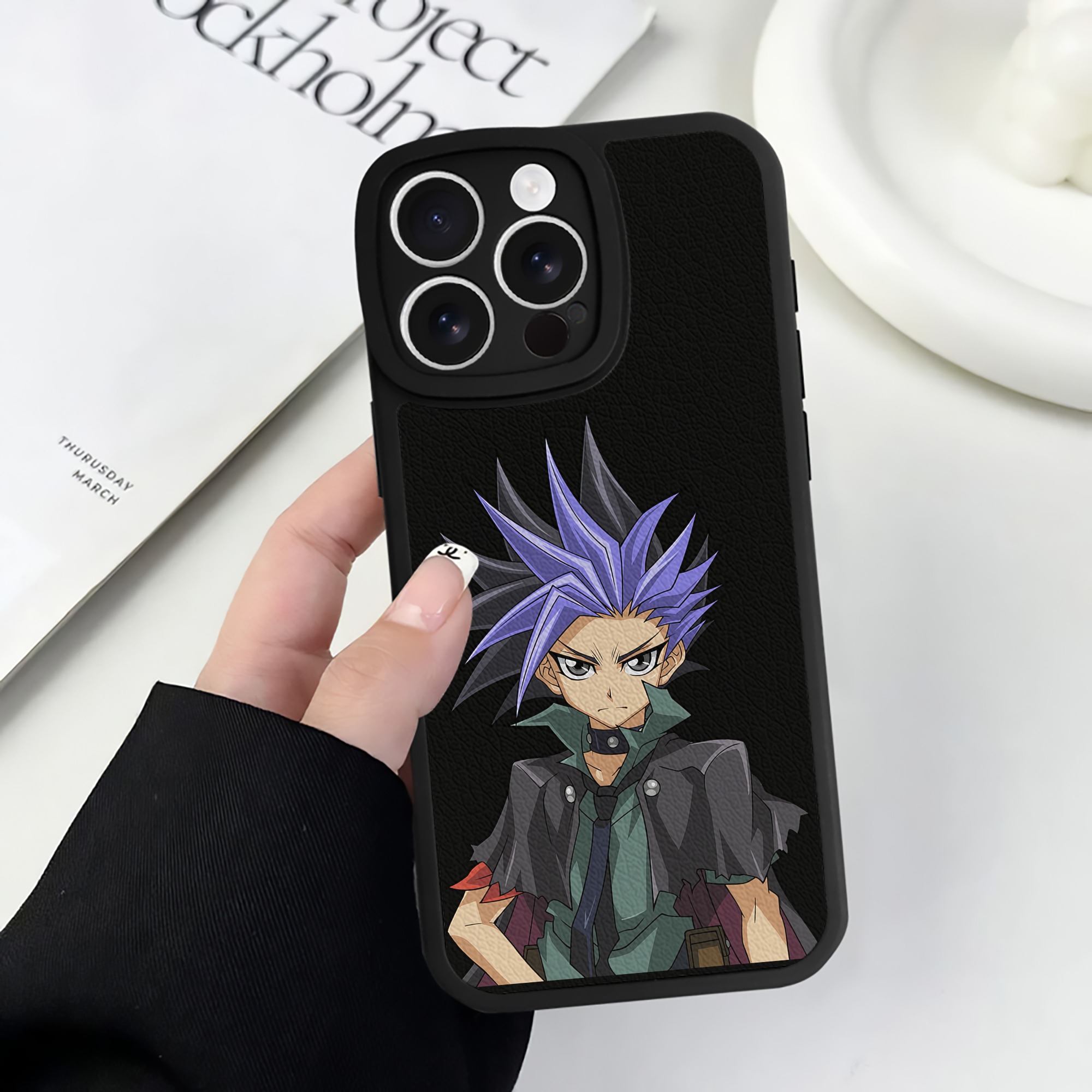 （画像用） 遊☆戯☆王 Yu-Gi-Oh! 【iPhone 16シリーズ対応】シリコンスマホケース（レザー調） 材質：シリコン